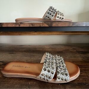 Madden Girl Farroh Grey Animal Print Silver Studded‎ Slide Sandals Women's 6.5